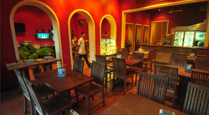 Inthira Hotel Thakek